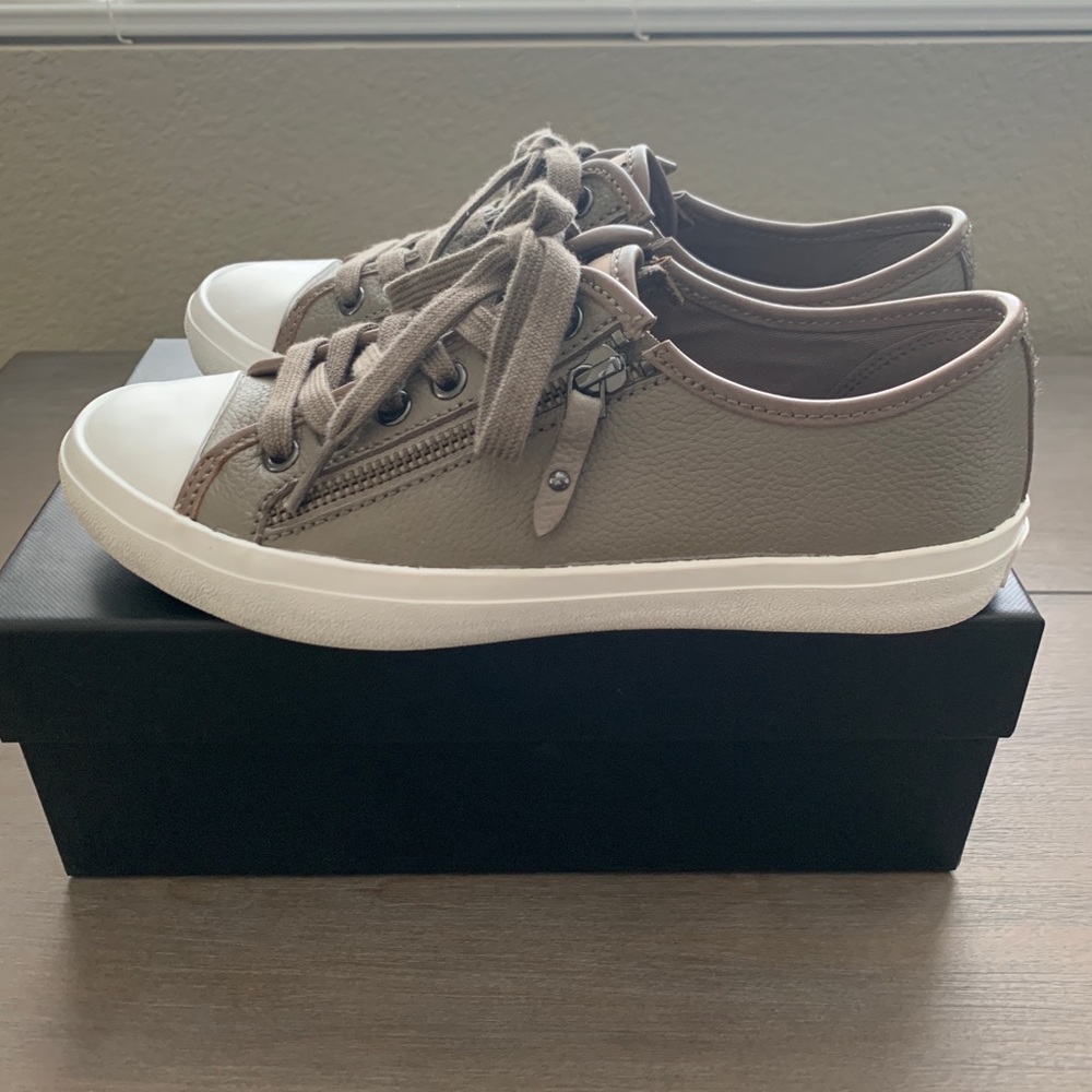 COACH Empire Zipper Sneaker